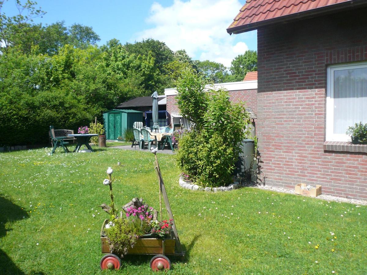 Ferienwohnungen Im Haus Herrmann Neuharlingersiel Bagian luar foto